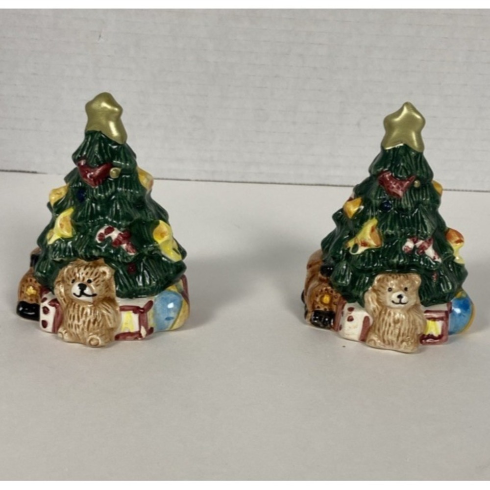 Vtg Earthenware Christmas Tree Salt & Pepper Shaker w/Original Box Kitchen Decor